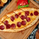 sucuklu-kasarli-pide